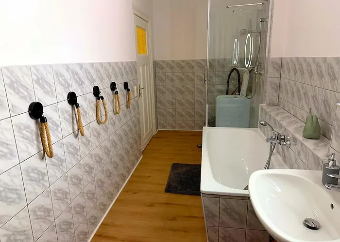 Gemuetliche Direkt Am Bahnhof Zentrale Lage